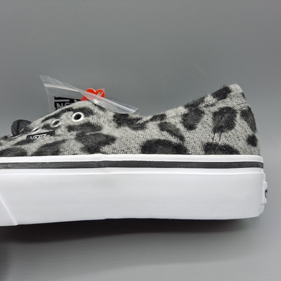 New Vans Authentic Platform 2.0 Fuzzy Snow Leopard Faux Fur True White Women 5.5 - Picture 5 of 11